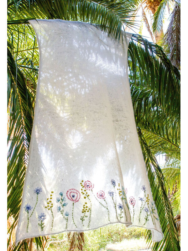 Lana Grossa PLAID MED BLOMSTERBRODERI Silkhair