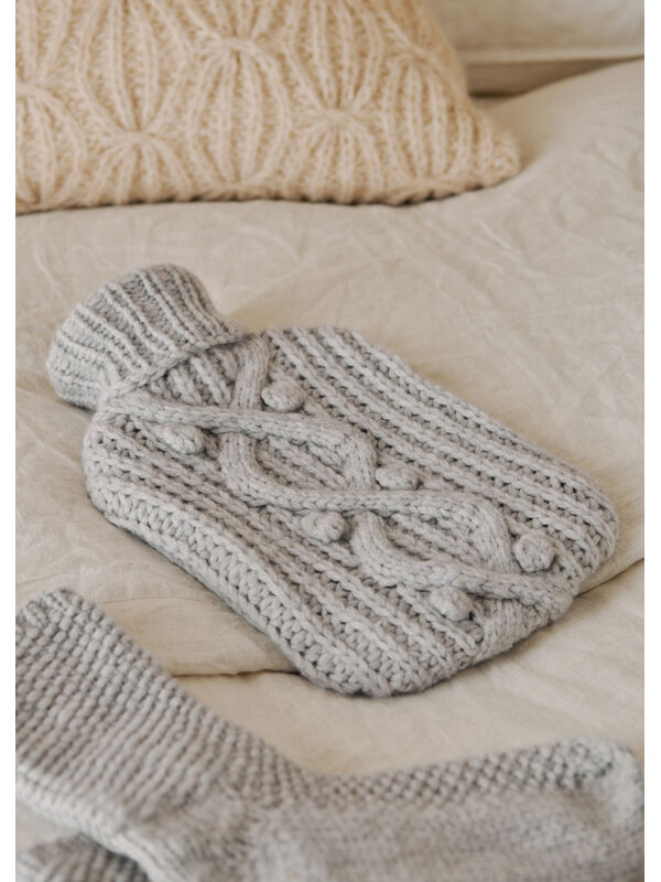 Lana Grossa VARMEFLASKE-OVERDRAG Alta Moda Cashmere 16 - Strikkeopskrift (SE)