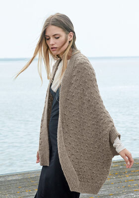 CAPE JAKKE I SOMMERFUGLMØNSTER Alta Moda Alpaca - Strikkeopskrift (NO) fra Lana Grossa