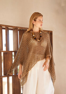 HÆKLET PONCHO Natural Superkid Tweed fra Lana Grossa