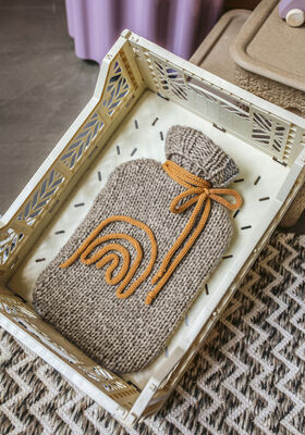 VARMEFLASKE-OVERDRAG Landlust Winterwolle & Cool Wool - Strikkeopskrift (SE) fra Lana Grossa