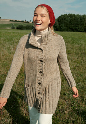 CARDIGAN Landlust Soft Tweed 90 - Strikkeopskrift (SE) fra Lana Grossa