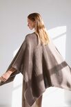 Lana Grossa PONCHO Cashmere Kiss - Strikkeopskrift (SE)