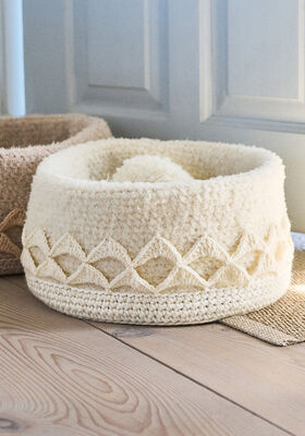 LILLE KURV MED BORT The Tube, Soffio, Pelliccia & Cool Wool Superbig fra Lana Grossa