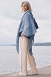 Lana Grossa TREKANTTØRKLÆDE Cool Wool Lace & Silkhair - Strikkeopskrift (SE)