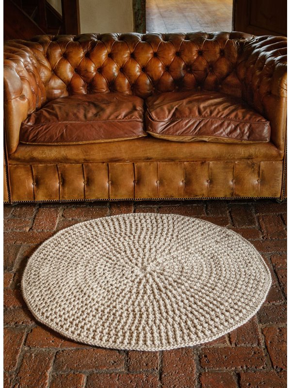 Lana Grossa HÆKLET RUNDT TÆPPE MED RELIEFMØNSTER Lei