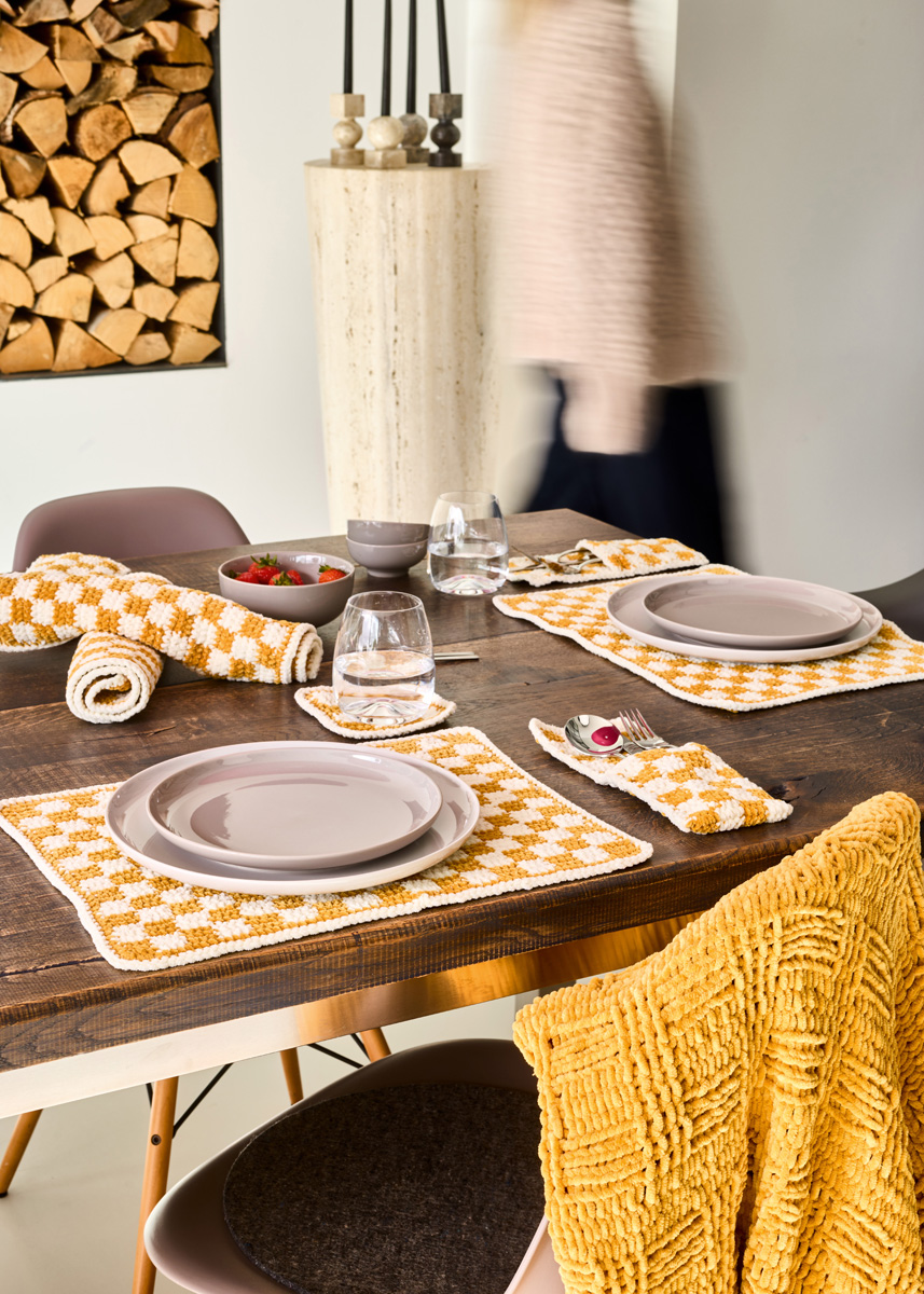 FIRE BORDBRIKKER I RUTEMØNSTER The Look Fine fra Lana Grossa