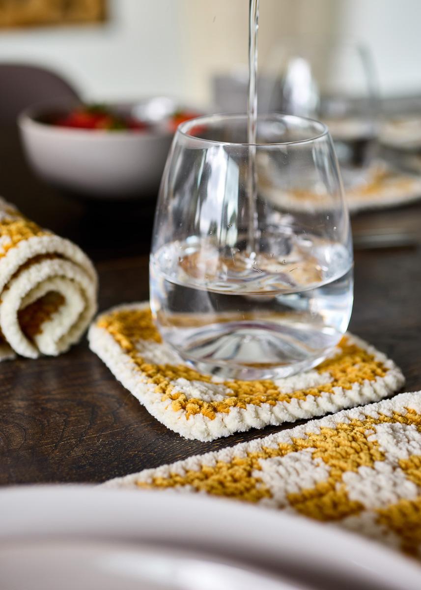 FIRE GLASSBRIKKER I RUTEMØNSTER The Look Fine fra Lana Grossa