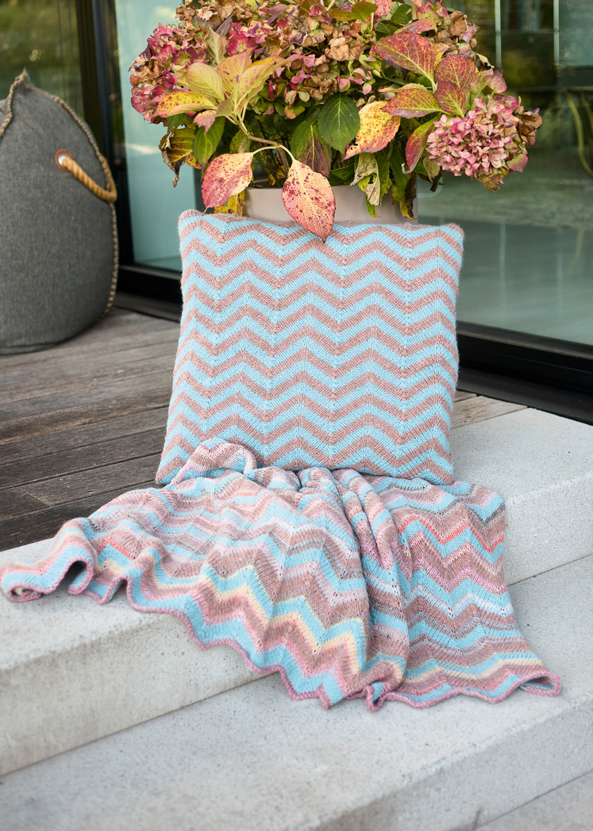 TÆPPE I SIKSAKMØNSTER Gomitolo Intenso & Brigitte No. 2 fra Lana Grossa