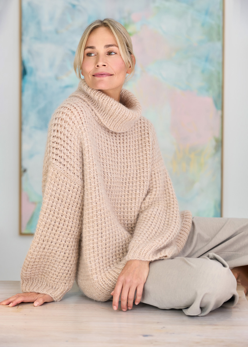 PULLOVER MED RULLEKRAVE Nebbia & Silkhair fra Lana Grossa