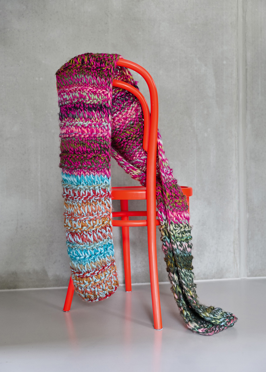 HALSTØRKLÆDE I FALLMASKEMØNSTER Dolce  fra Lana Grossa