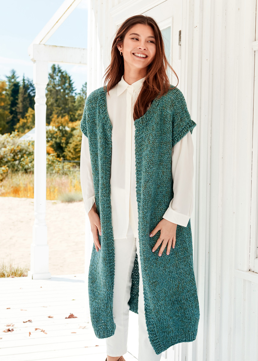 Grossa GLATTSTRIKKET LANG VEST Lala Berlin Lovely Cotton & Brillino - Strikkeopskrift (NO) | FILATI No. (Herbst/Winter 2020/21) - Magazine (DE) + Knitting instructions (EN) - Model 27 | FILATI Strikmodeller - modelpakker