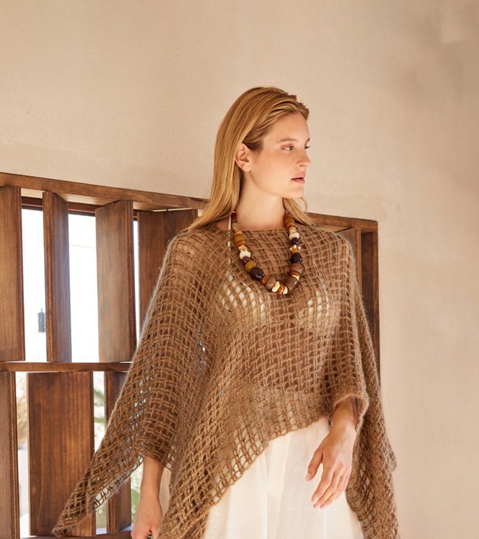 Lana Grossa HÆKLET PONCHO Natural Superkid Tweed