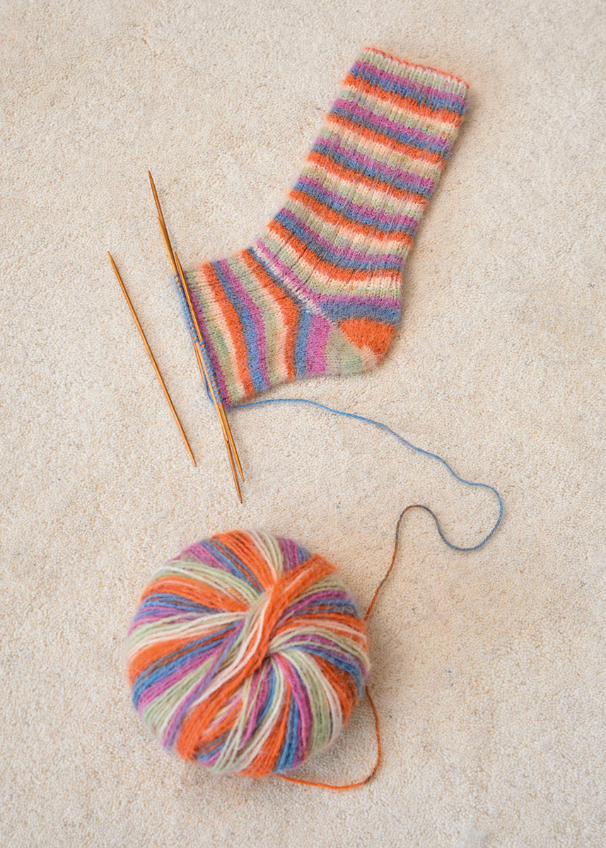 BASIC-SOKKER Cosy Socks Soft Stripes fra Lana Grossa