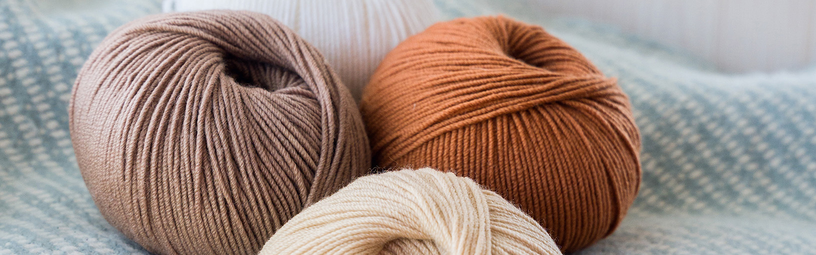 Garn af høj kvalitet til strikning, hækling og filtning LANA GROSSA<br> uld & garn | Tweed
